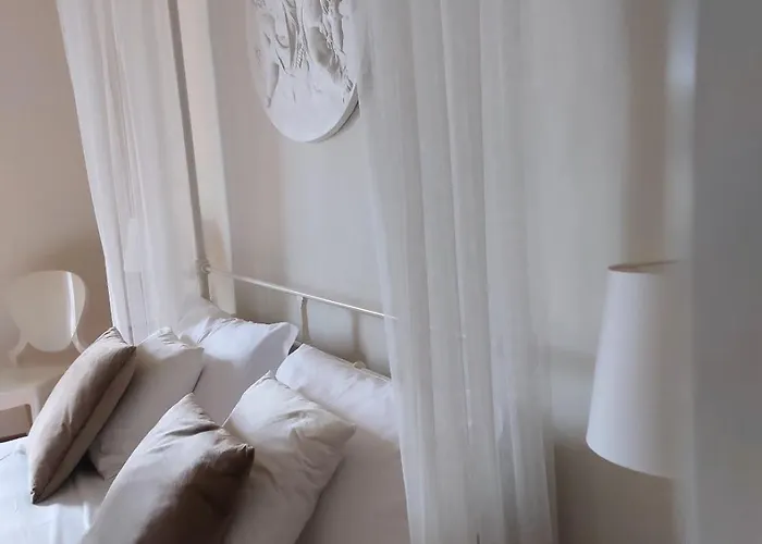 Palazzo Mattei B&B And Charming Rooms